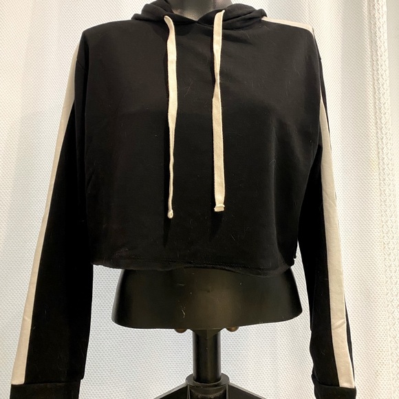 Cropped Black Hoodie - Picture 1 of 2